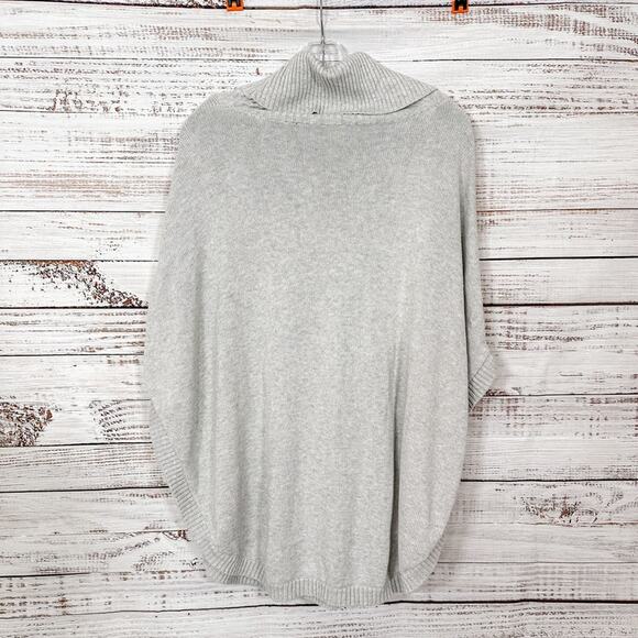Cabi 3003 Gray Cable Knit Poncho Sweater, EUC, Size XS, MSRP $139 - Picture 7 of 12